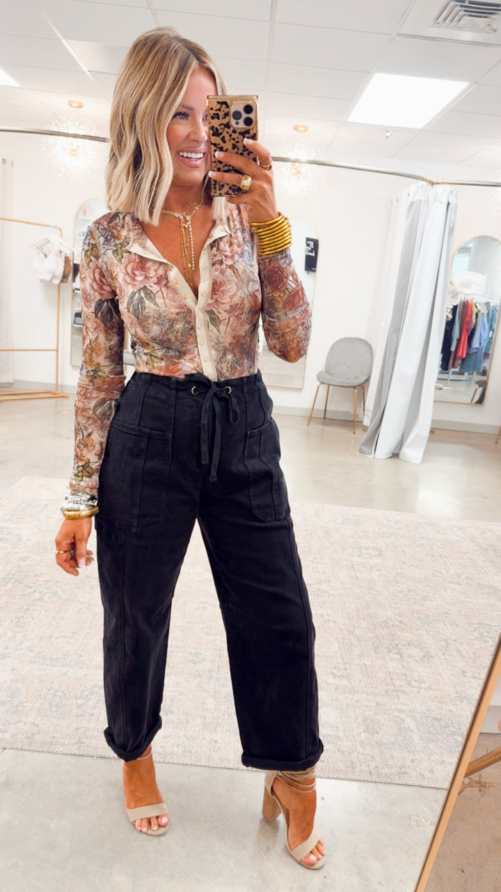 Cropped Cargo Barrel Jeans-Black