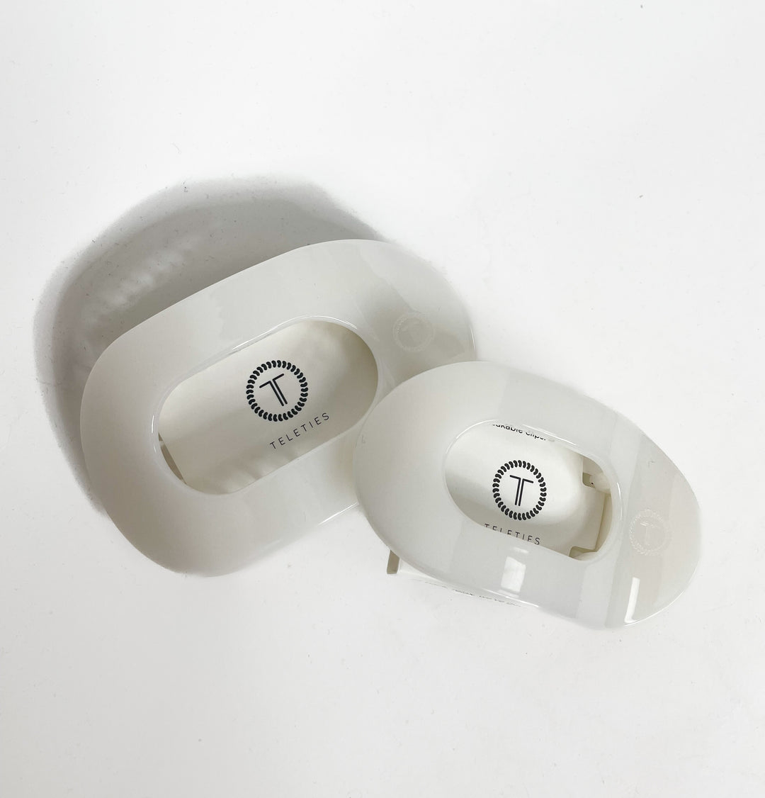 Coconut White Small Flat Round Clip
