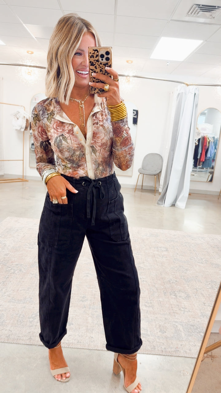 Cropped Cargo Barrel Jeans-Black