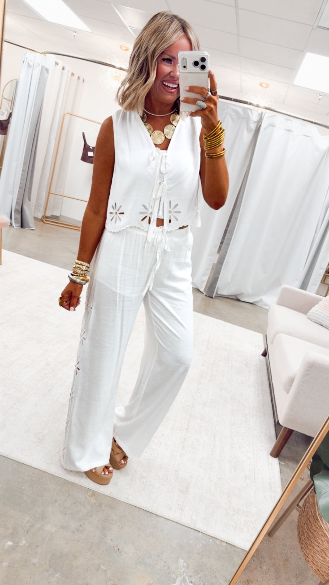 The Daisy Bloom Eyelet Set