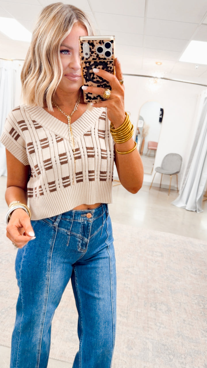 Oxford Cropped Knit Vest-Oatmeal/Cocoa