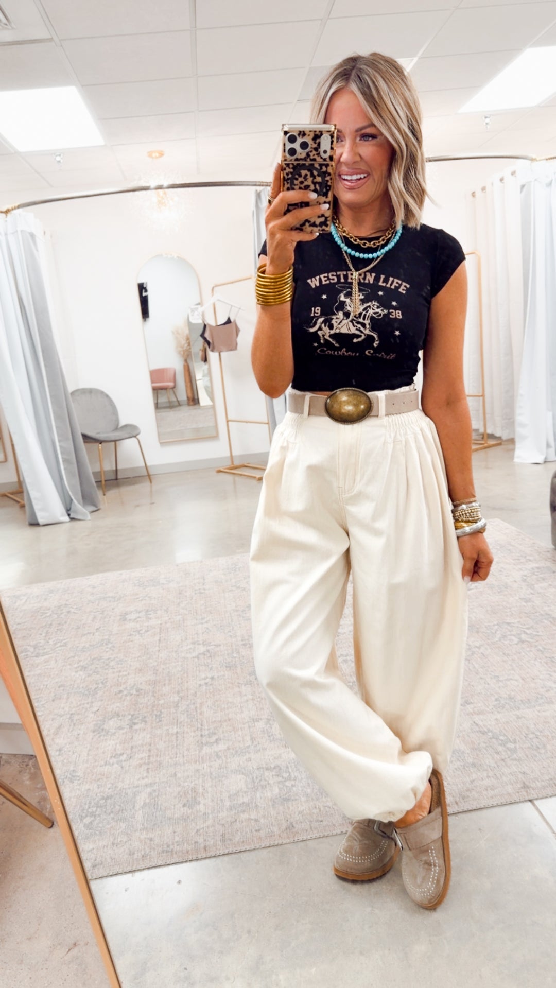 Western Life Graphic Crop Tee-Black