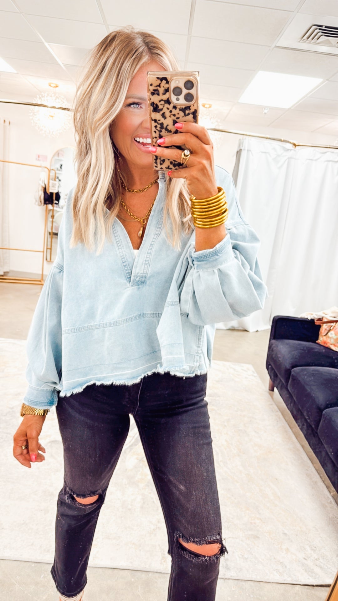 Distressed Cropped Denim-Black