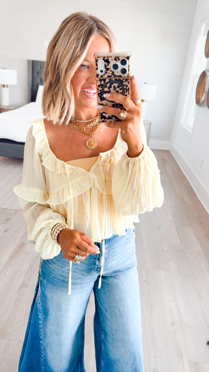 The Daisy Drift Blouse-Light Yellow