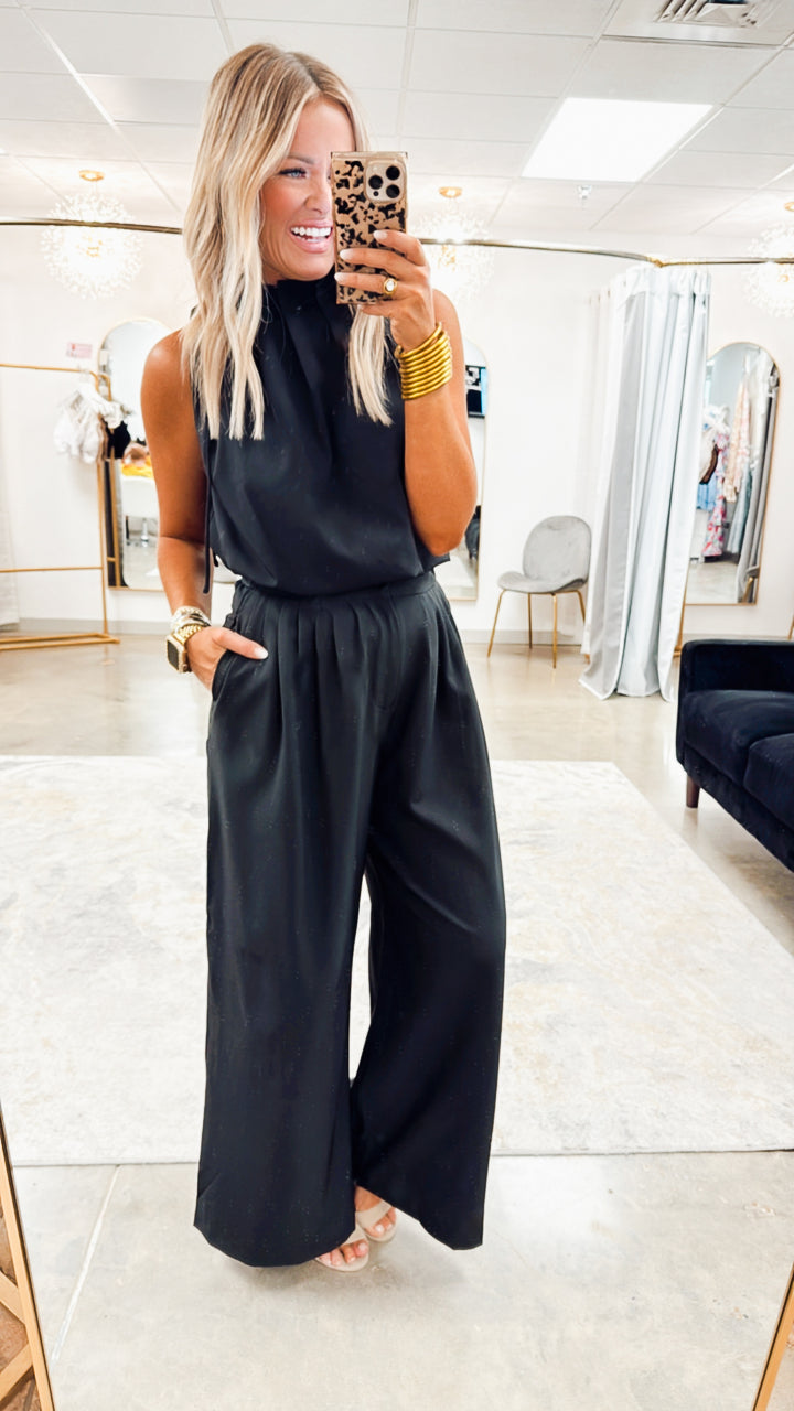 Evie Sleeveless Blouse-Black