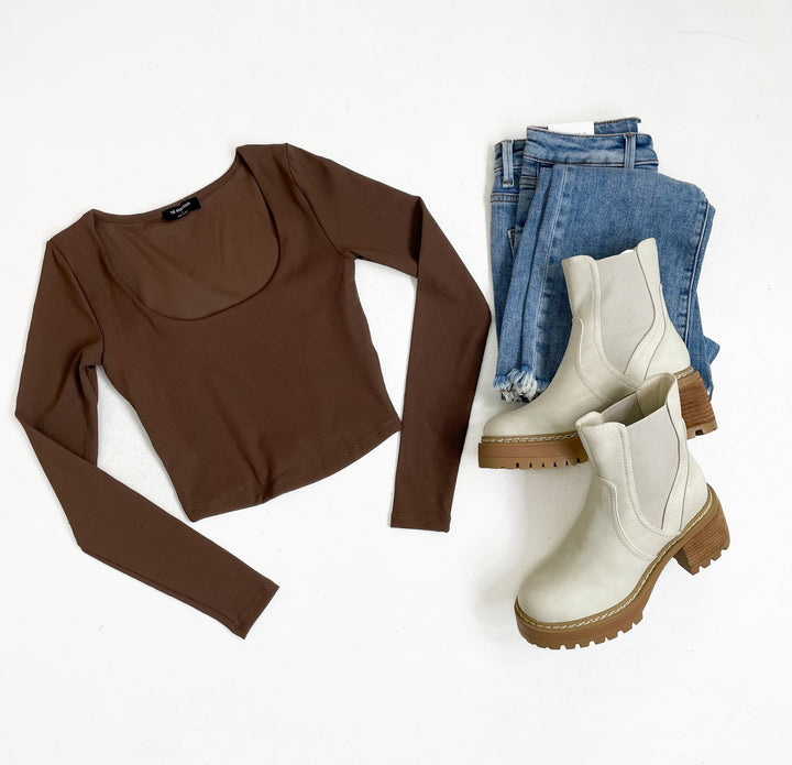 Sophie Scoop Neck Long Sleeve Knit Crop Mocha