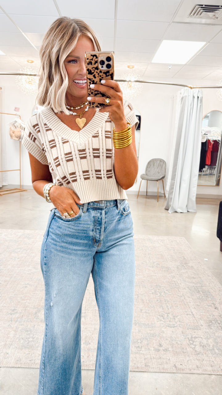Oxford Cropped Knit Vest-Oatmeal/Cocoa