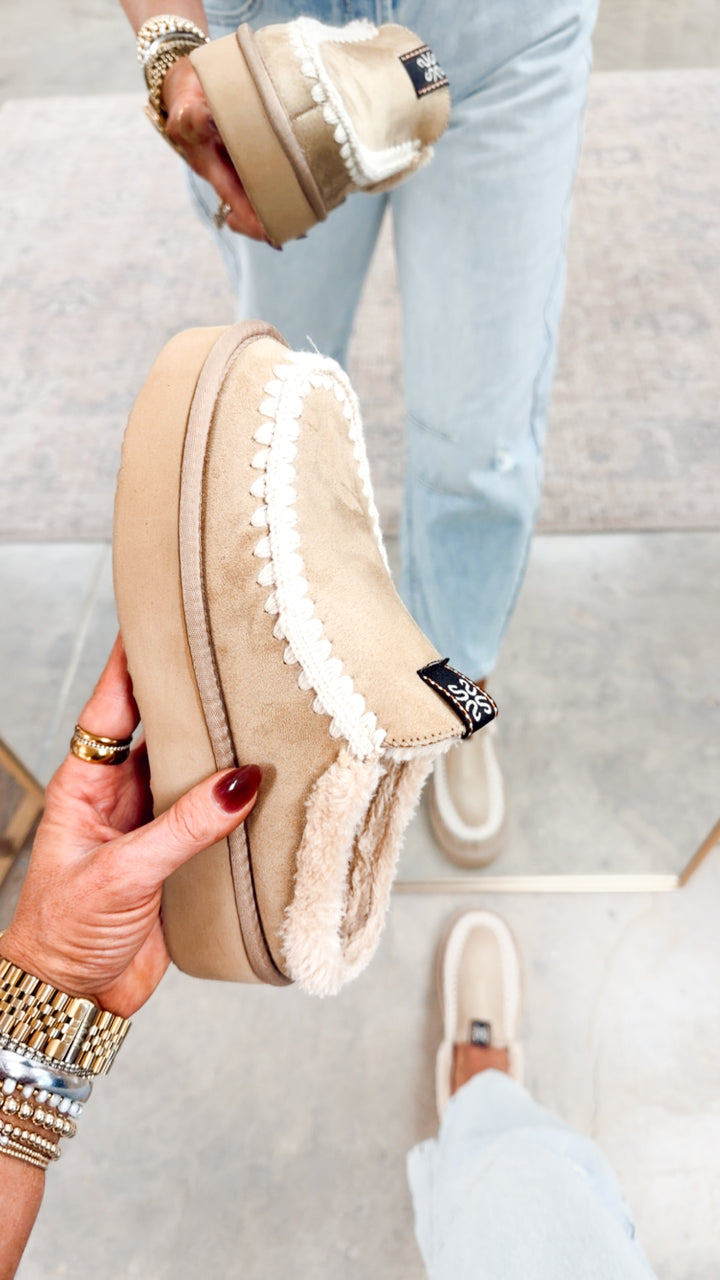 Trinity Clogs-Natural