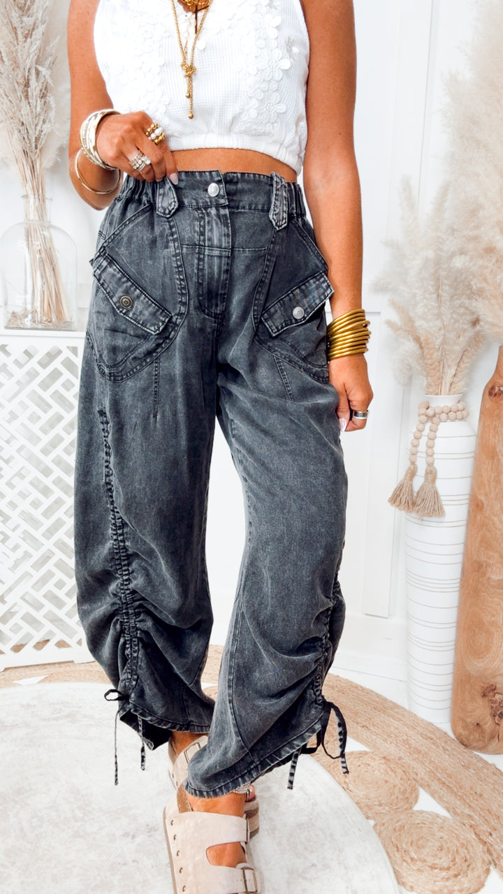 The Outlander Cargo Pants-Black