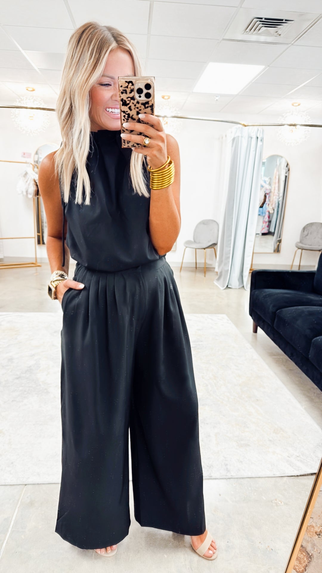 Evie Sleeveless Blouse-Black