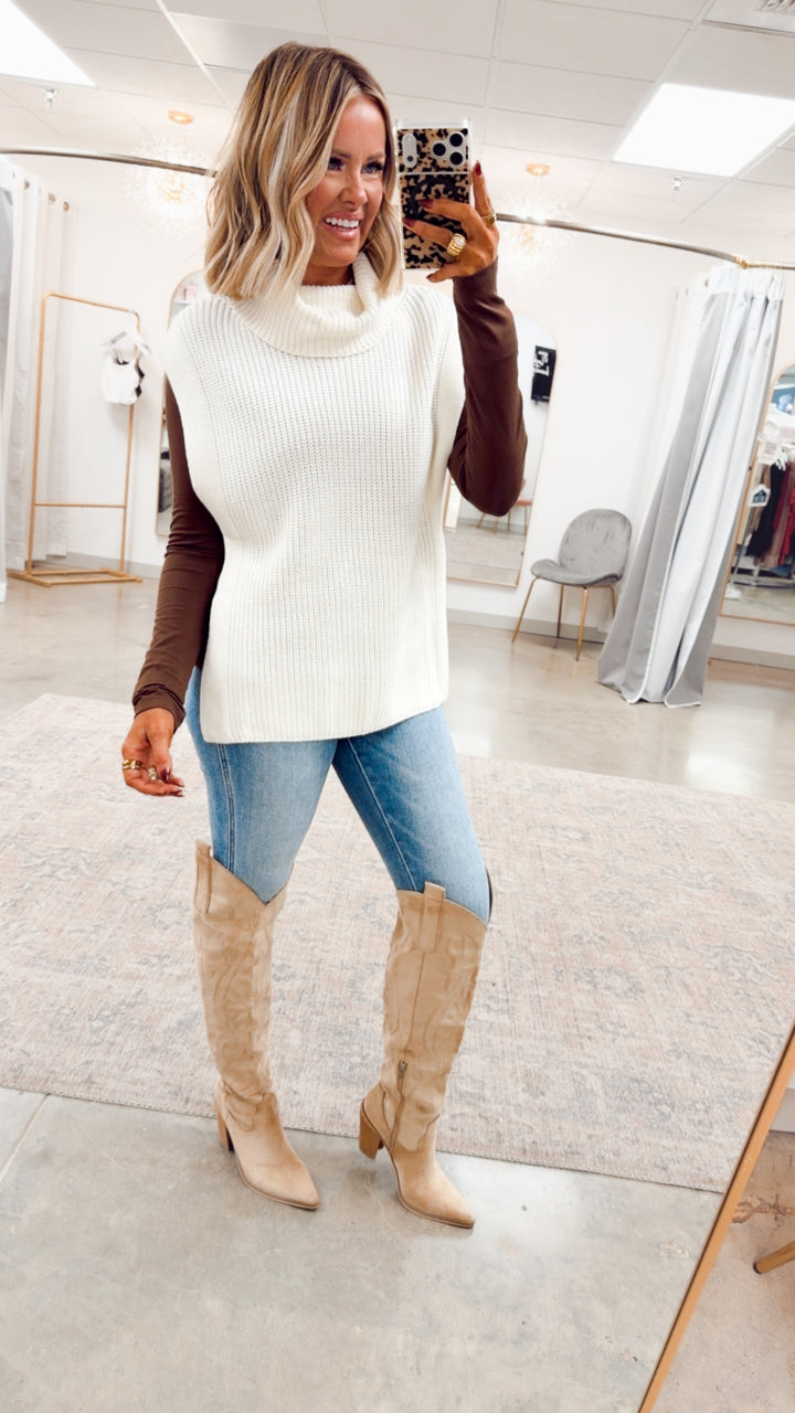 Alpine Breeze Sweater Vest-Cream