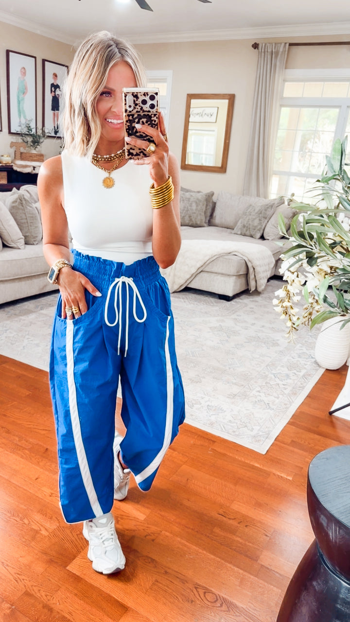 The Easy Pace Windbreaker Pants-Blue/White