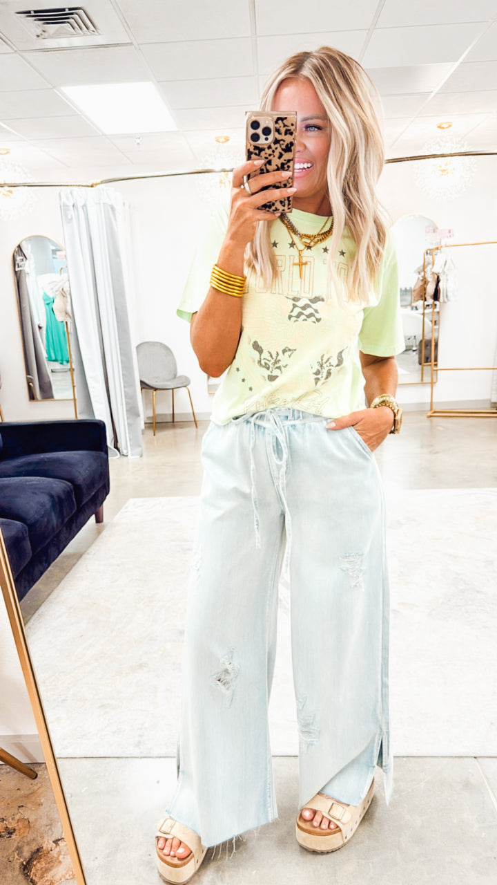 World Tour Rock N Roll Cropped Tee-Lime