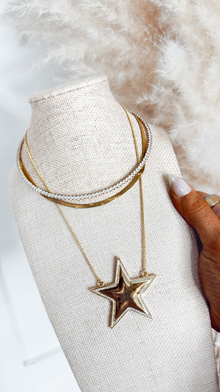 Star of the Show Gold Necklace