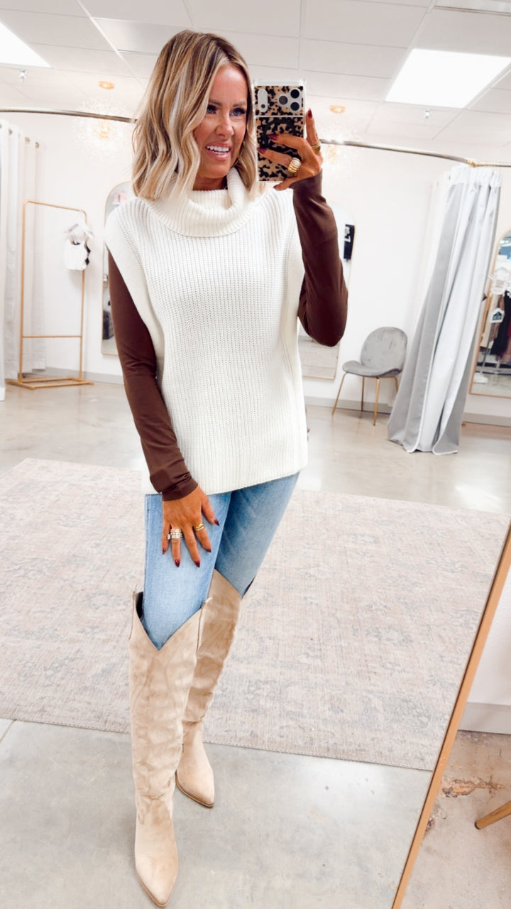 Alpine Breeze Sweater Vest-Cream