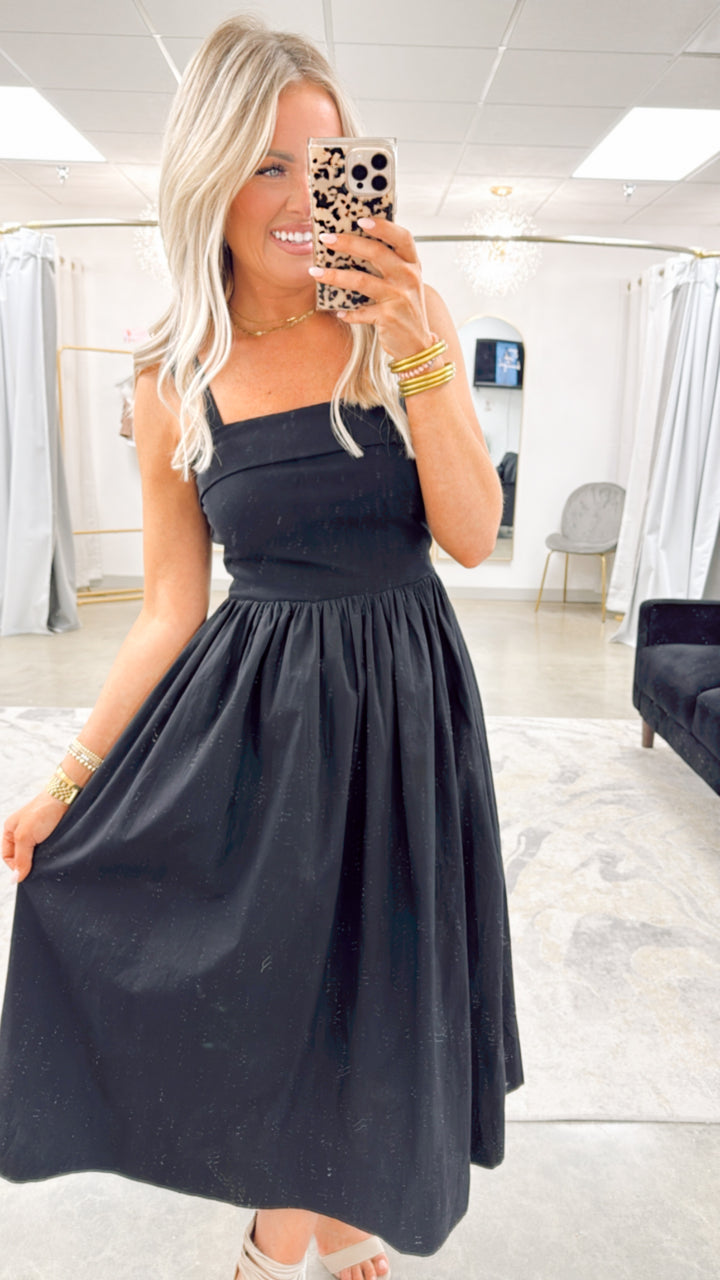 Chic Harmony Midi Dress-Black