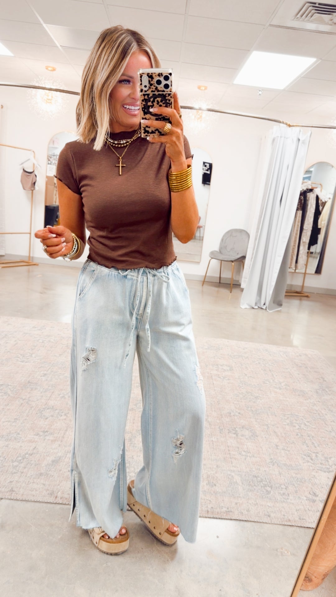 Sweet Scallop Tee-Brown