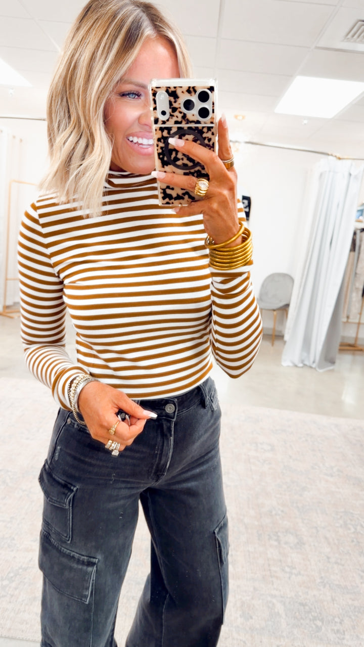 The Lark Turtleneck Top-Brown/White