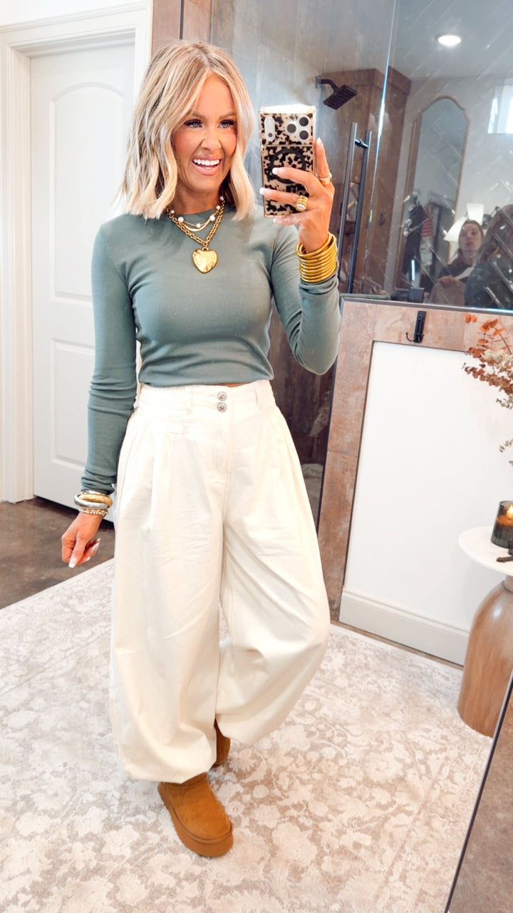 Round Neck Fitted Ribbed Top-Green