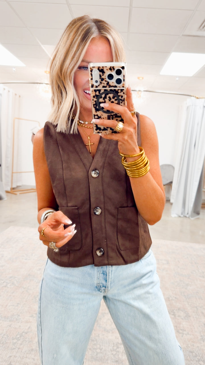 The Adley Suede Vest-Chestnut