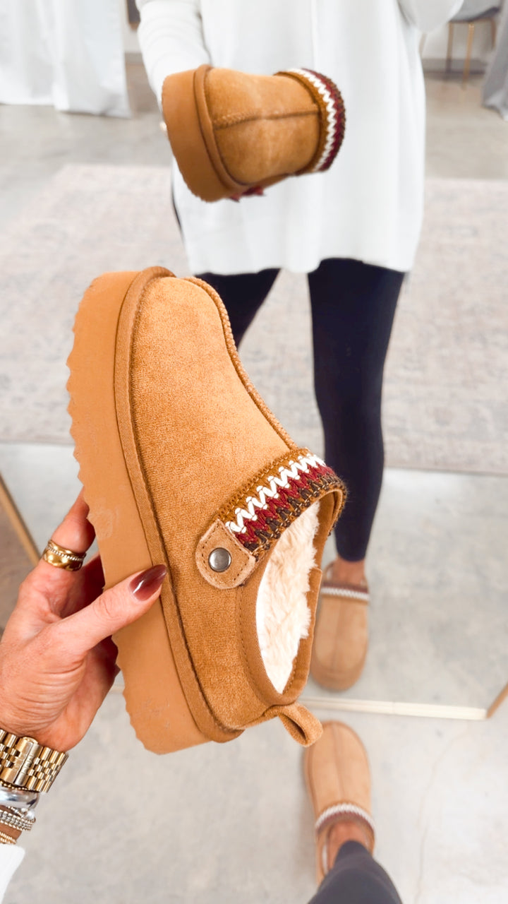 Storm Lounge Mule- Chestnut