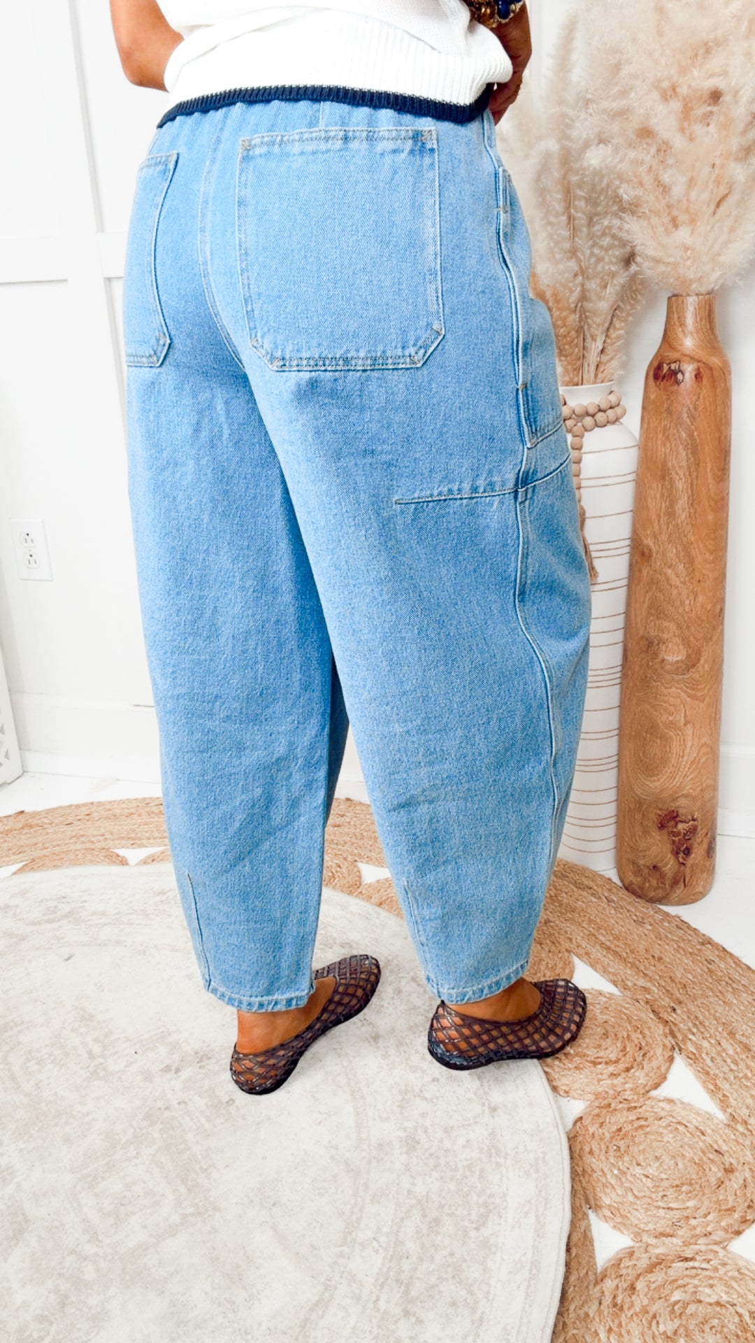 The Della Barrel Jean-Light Blue