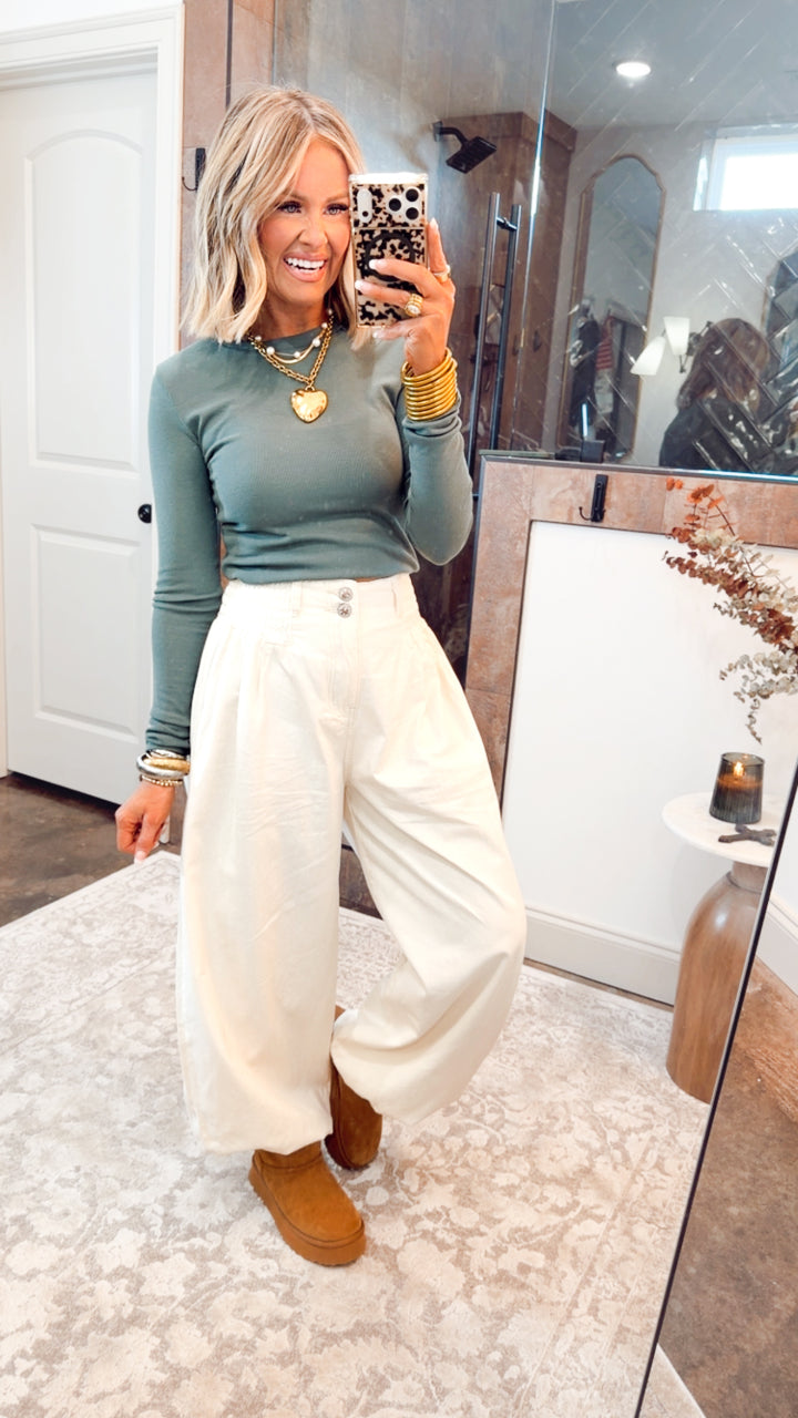 Round Neck Fitted Ribbed Top-Green