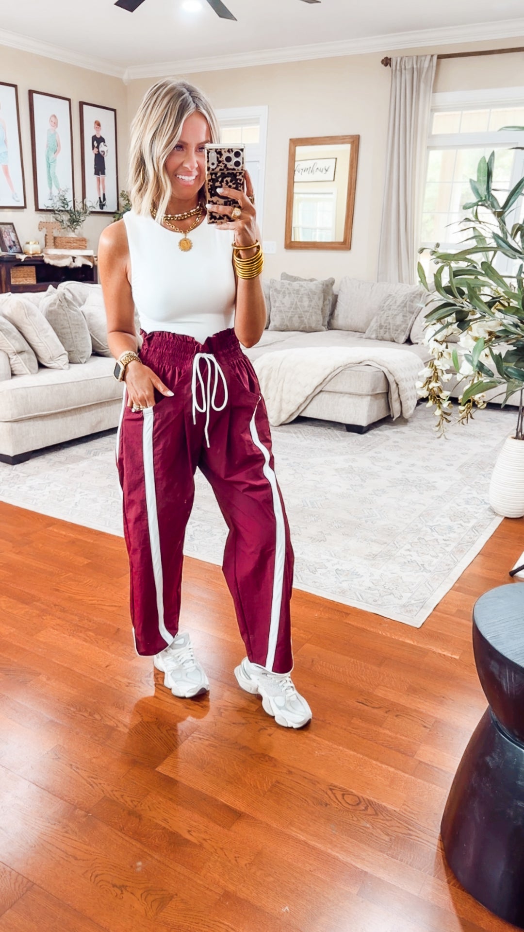 The Easy Pace Windbreaker Pants-Burgundy/White