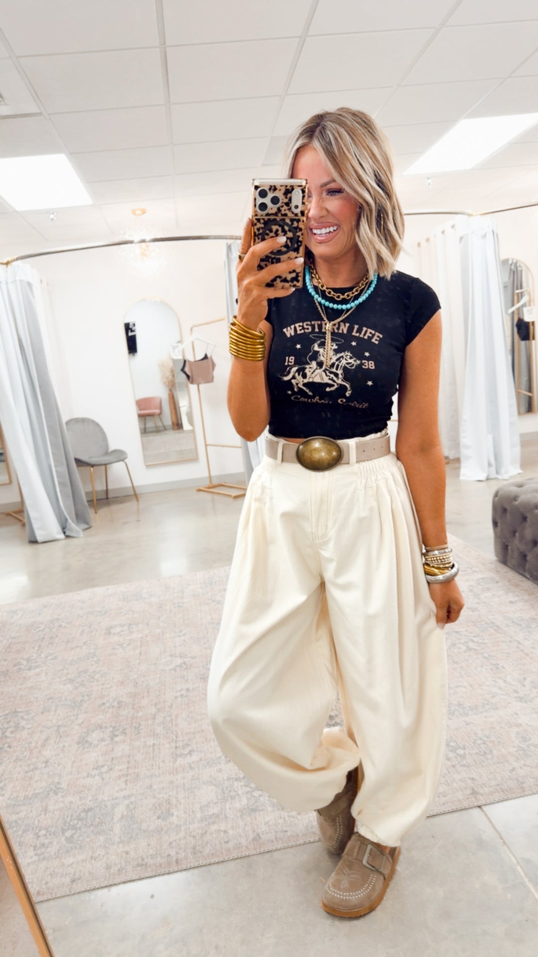 Western Life Graphic Crop Tee-Black