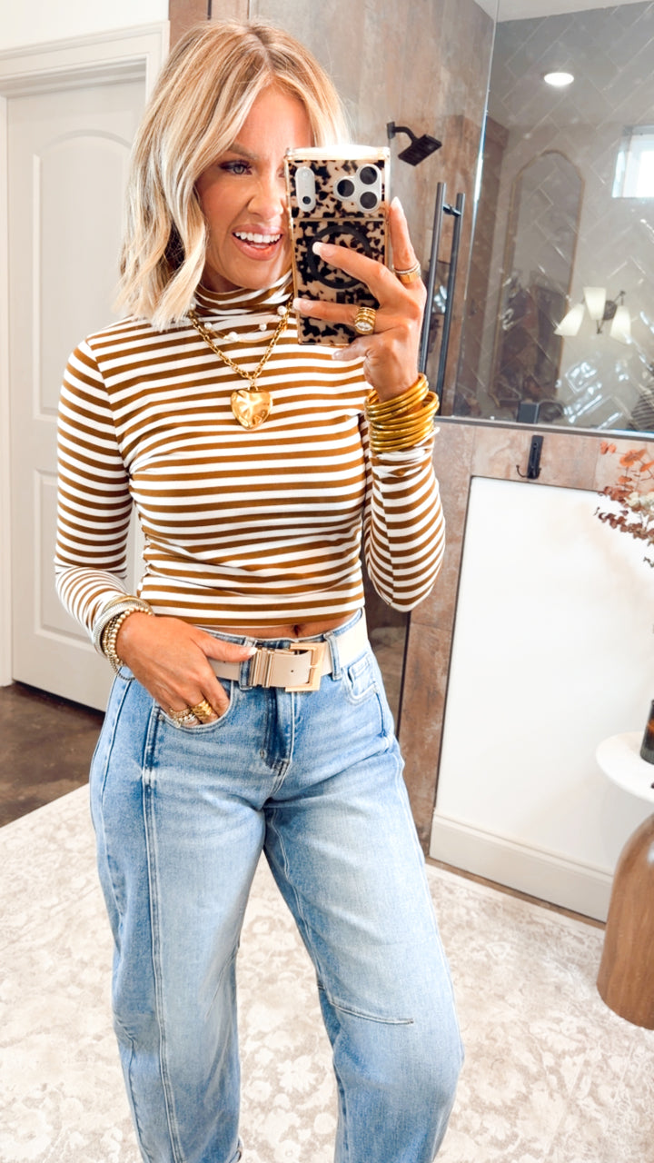 The Lark Turtleneck Top-Brown/White