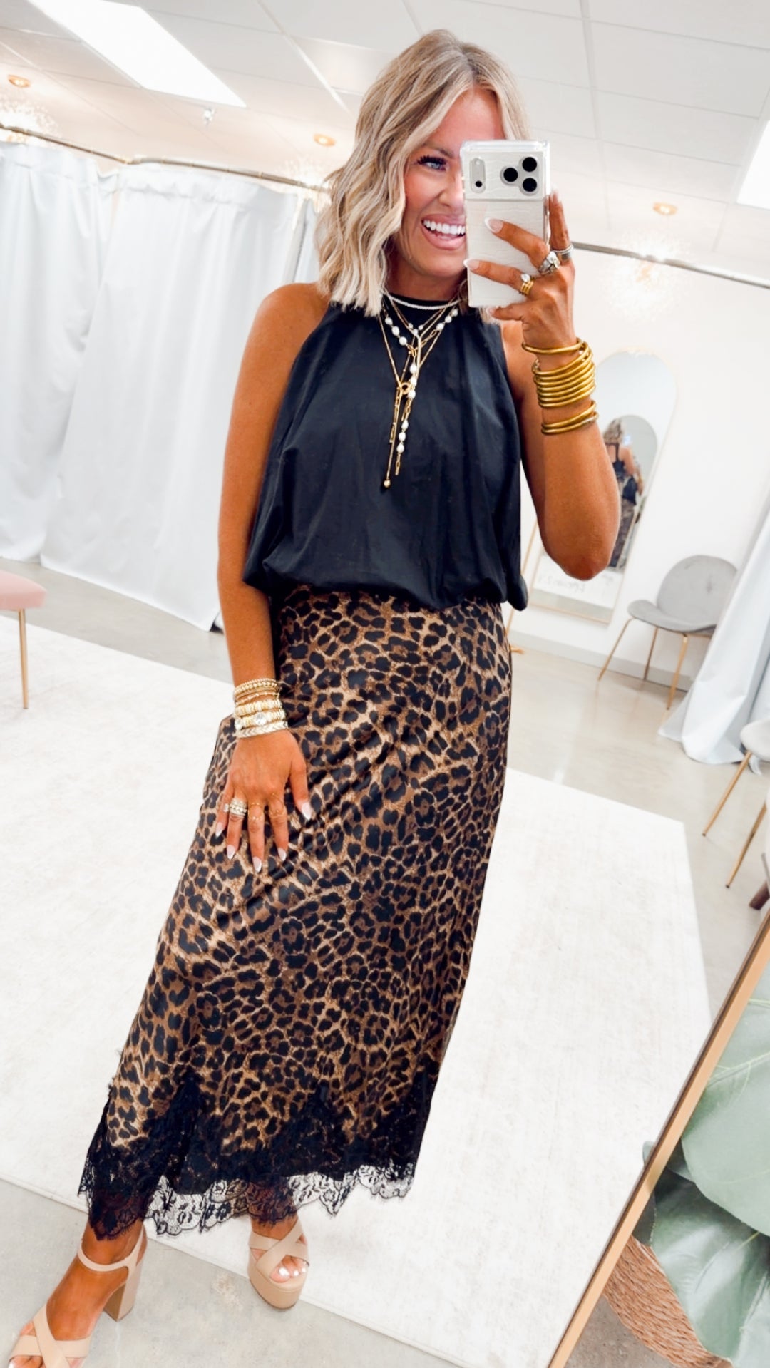 Brandi Bubble Hem Top-Black