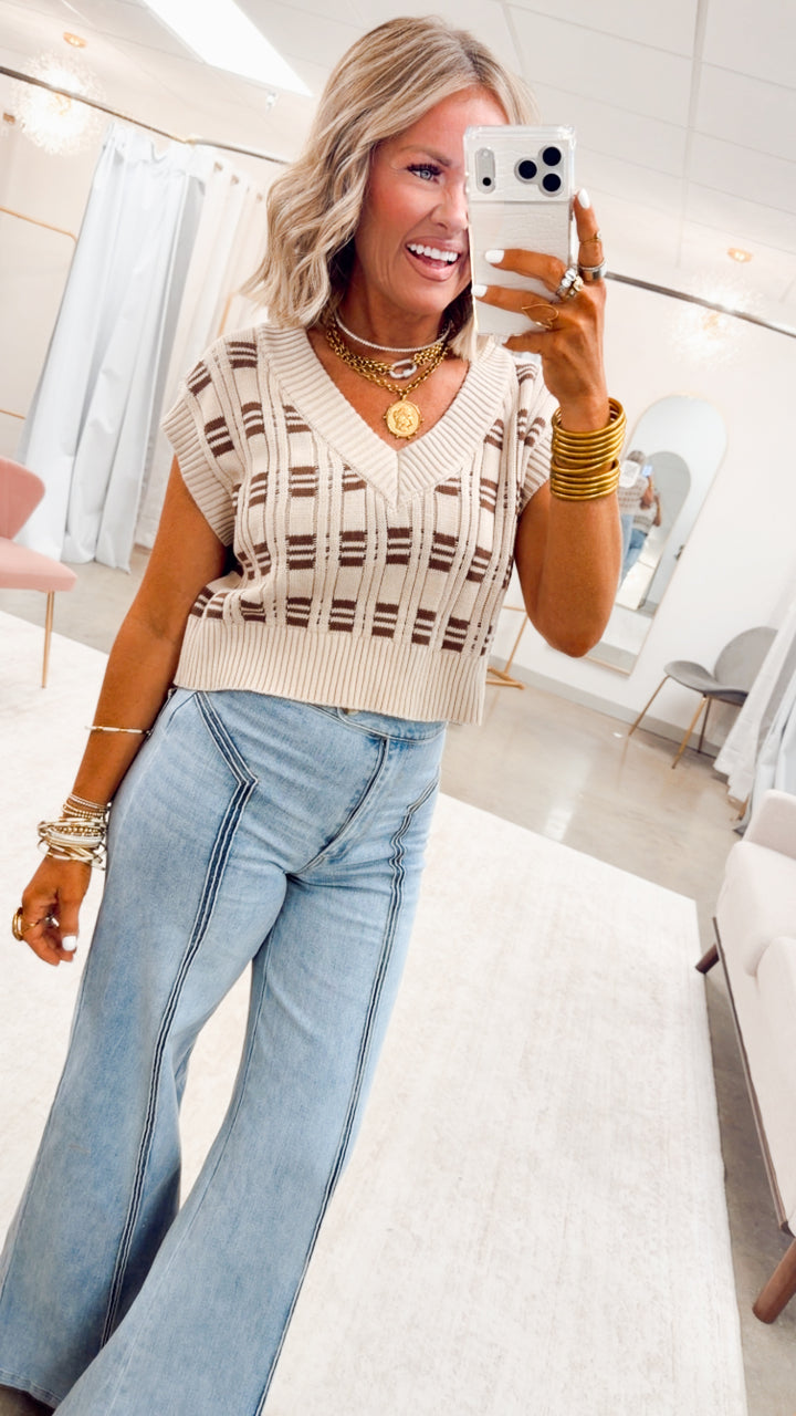 Oxford Cropped Knit Vest-Oatmeal/Cocoa