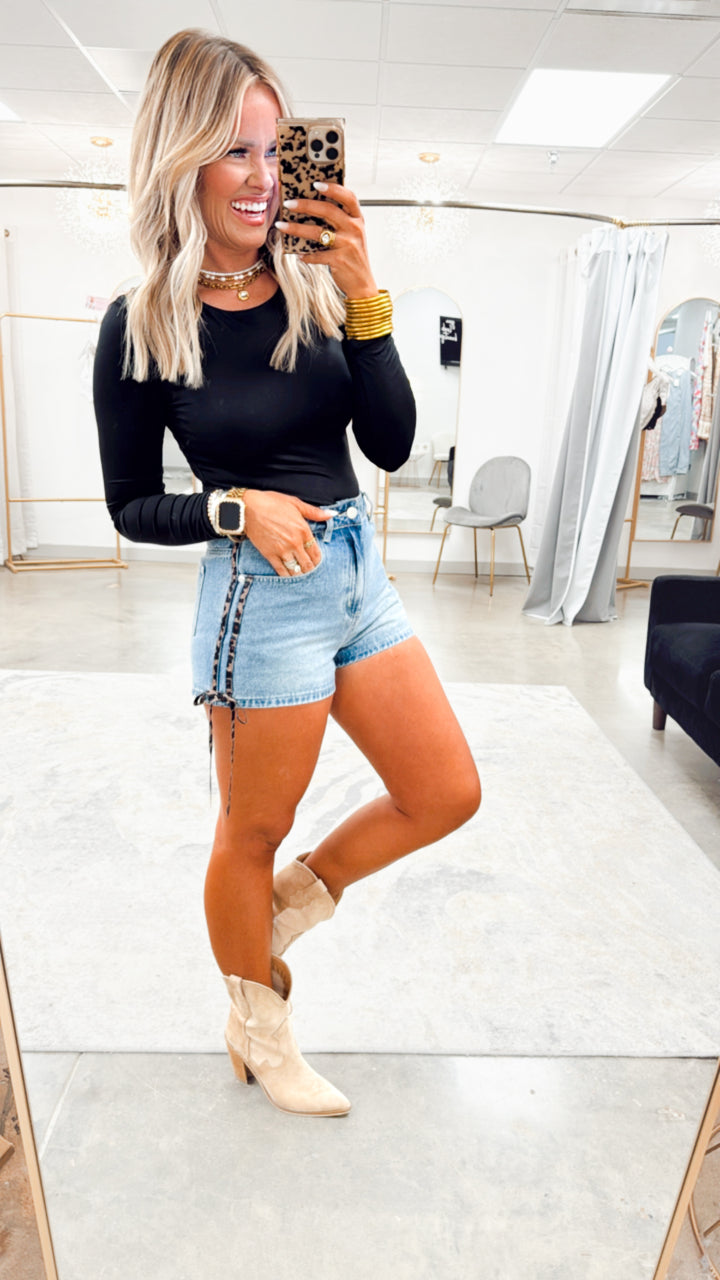 Wild Bow Shorts