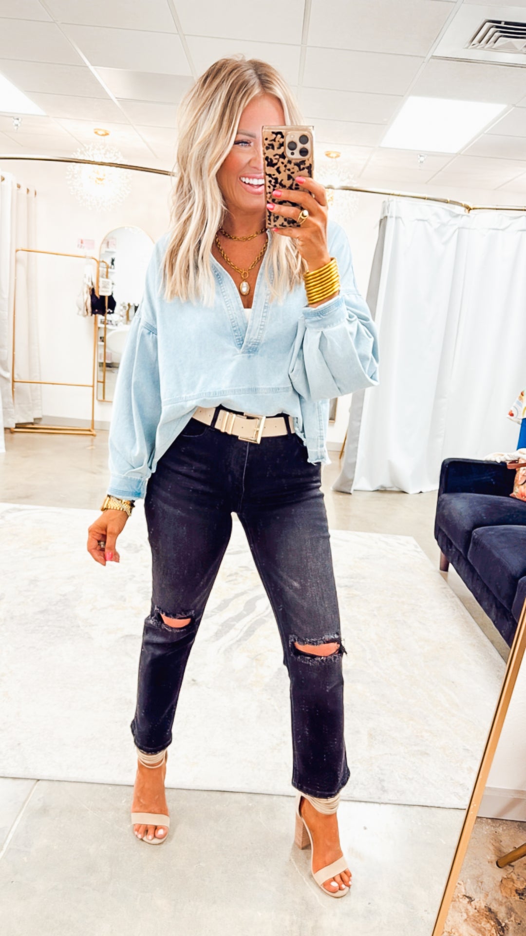 Distressed Cropped Denim-Black