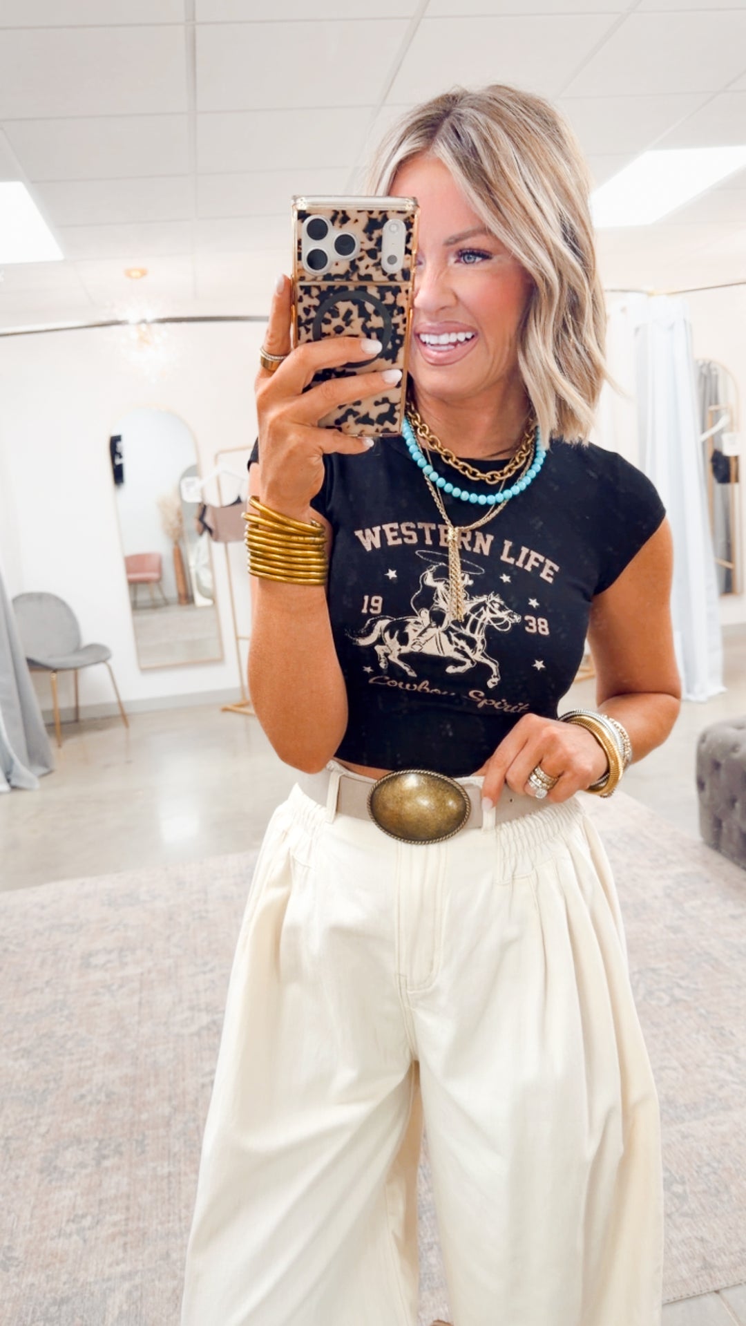 Western Life Graphic Crop Tee-Black