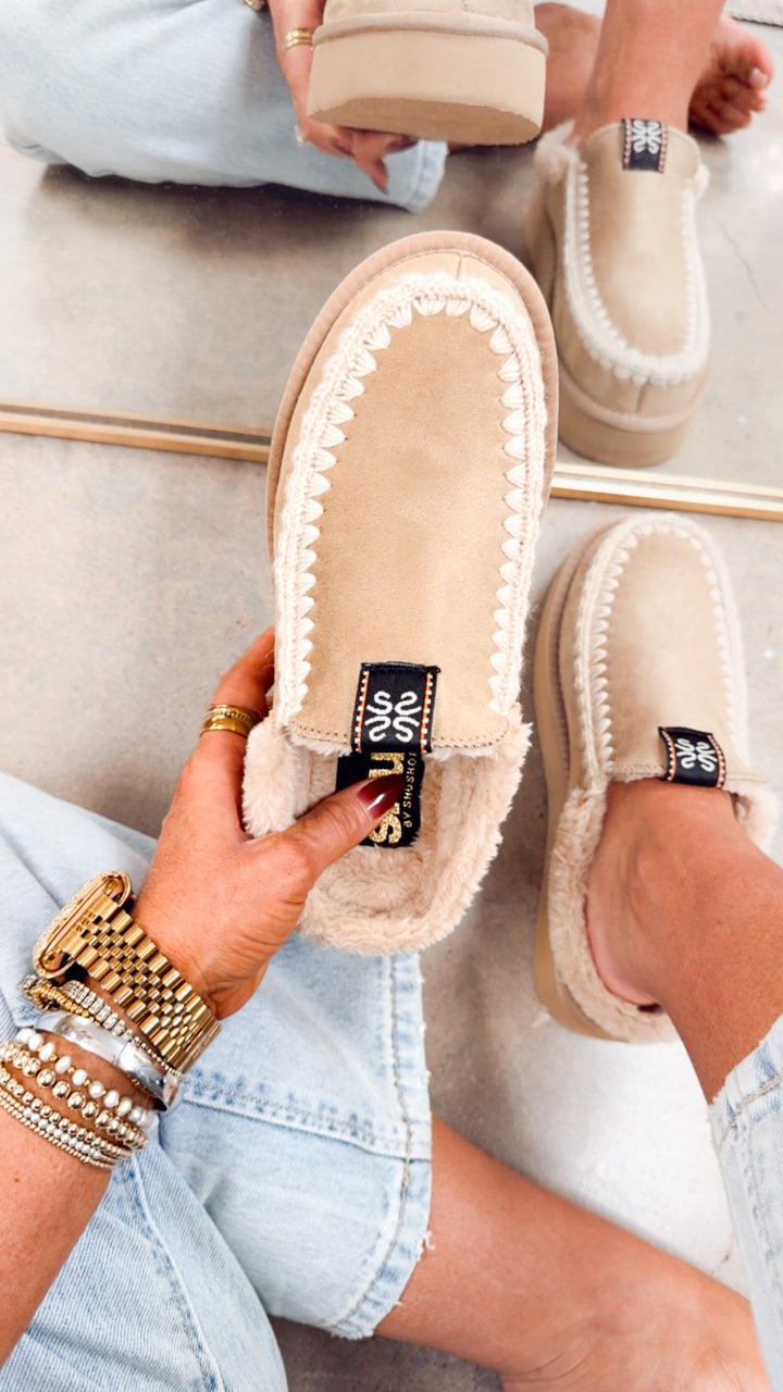 Trinity Clogs-Natural