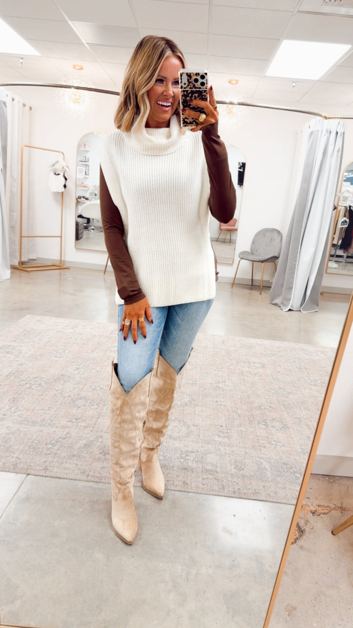 Alpine Breeze Sweater Vest-Cream