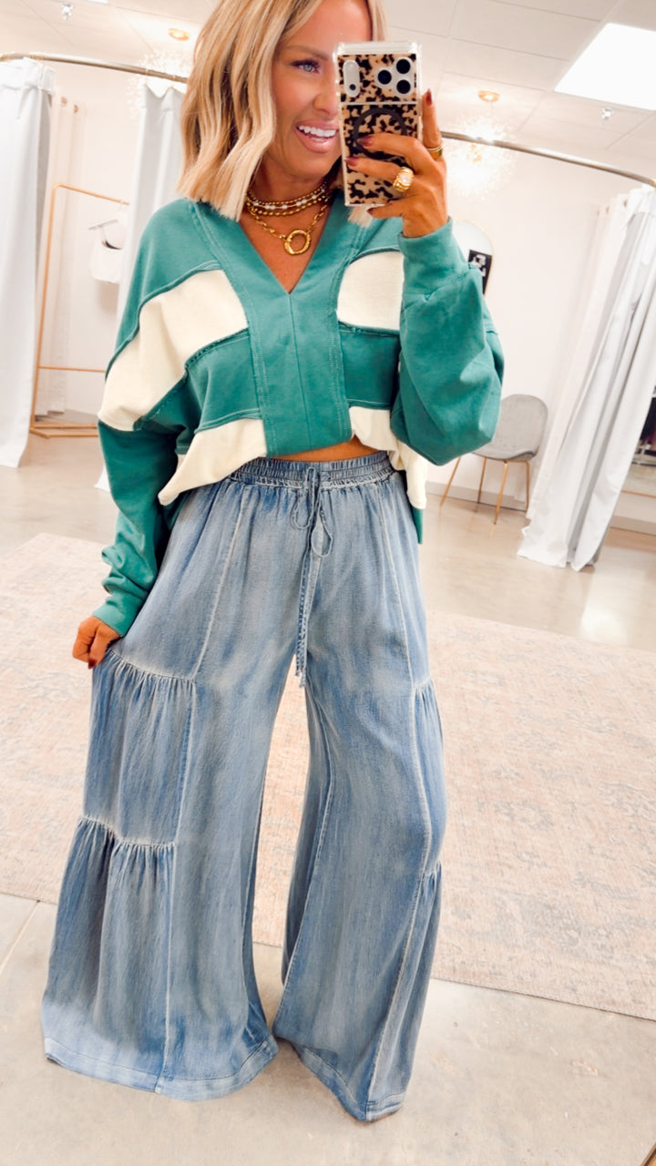 The Hollin Cropped Sweatshirt