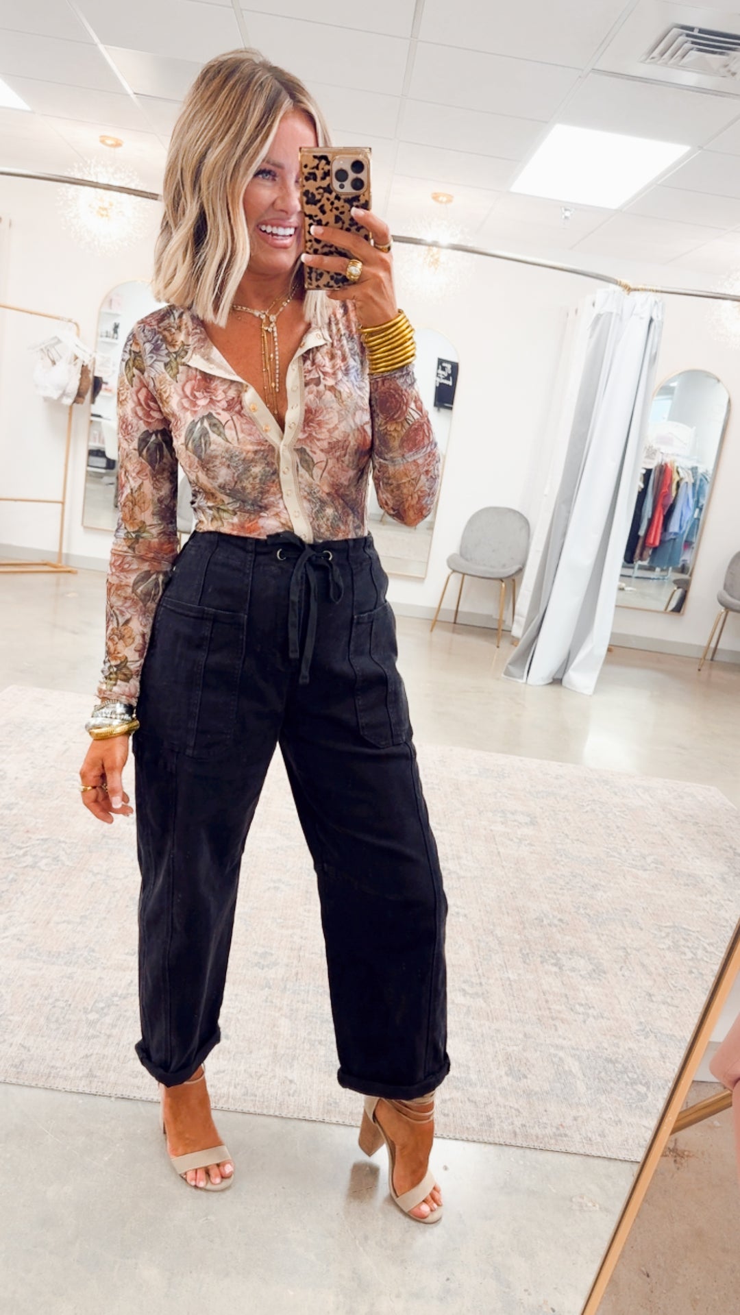 Cropped Cargo Barrel Jeans-Black