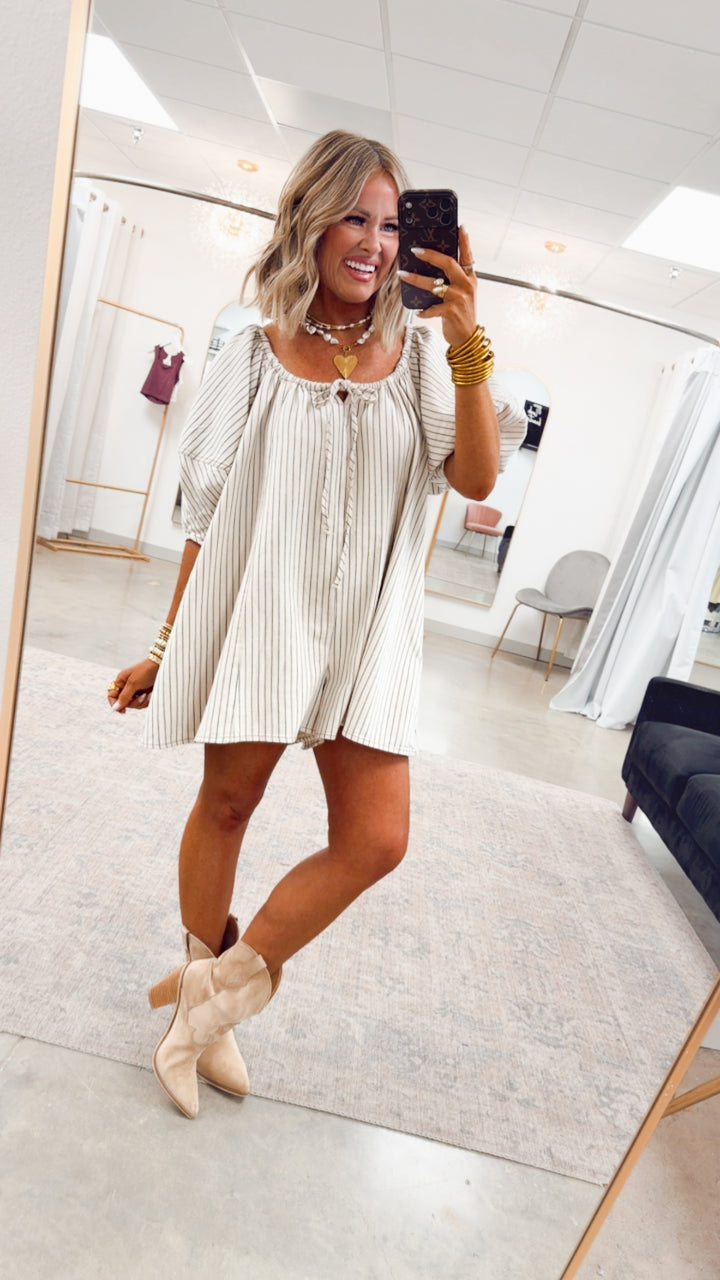 Brixley Bubble Sleeve Romper-Ecru/Blue