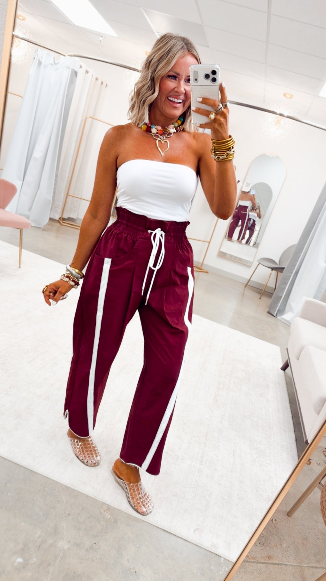 The Easy Pace Windbreaker Pants-Burgundy/White