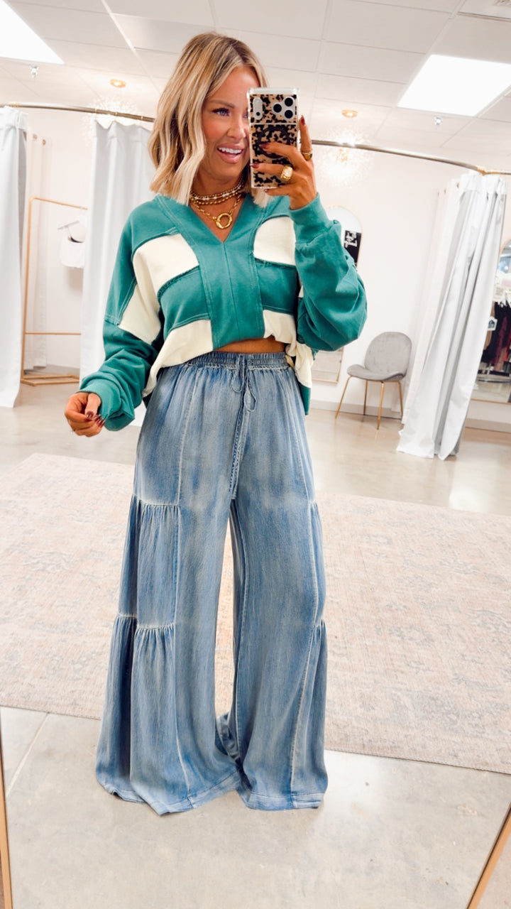 The Hollin Cropped Sweatshirt