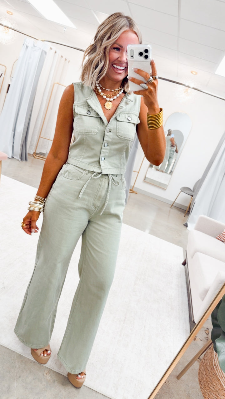 The Oaklynn Utility Set-Olive