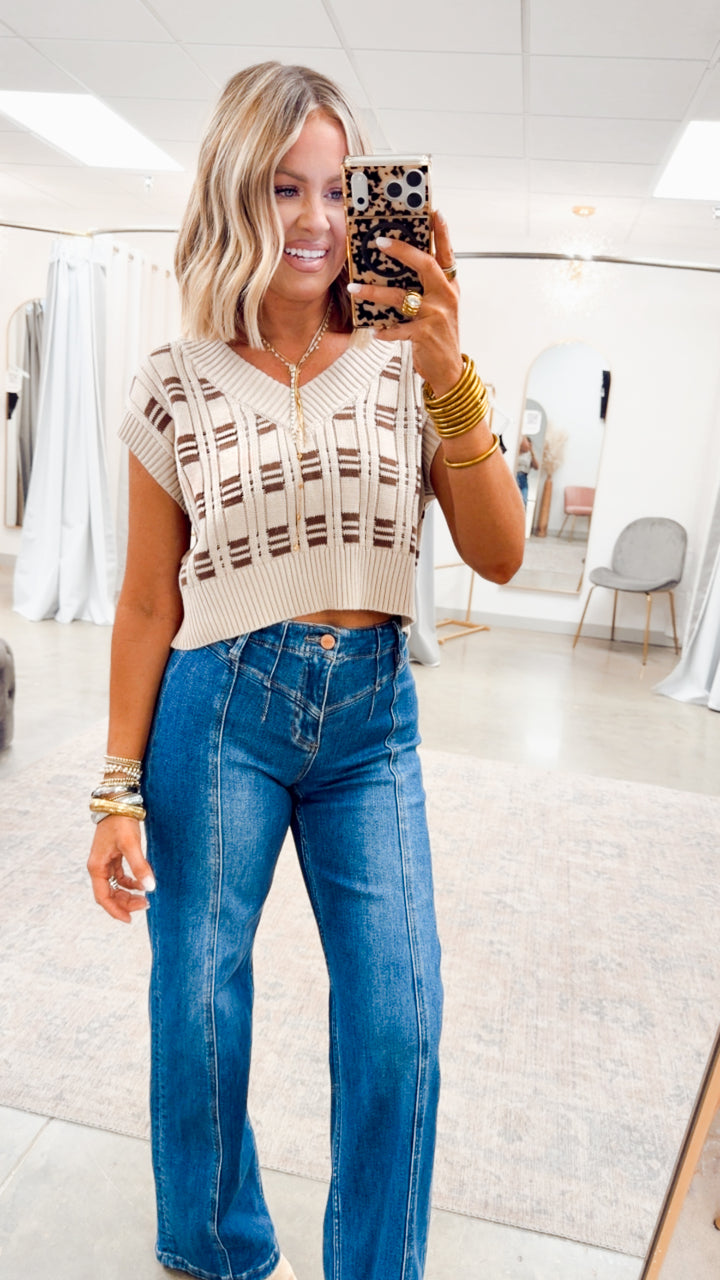 Oxford Cropped Knit Vest-Oatmeal/Cocoa