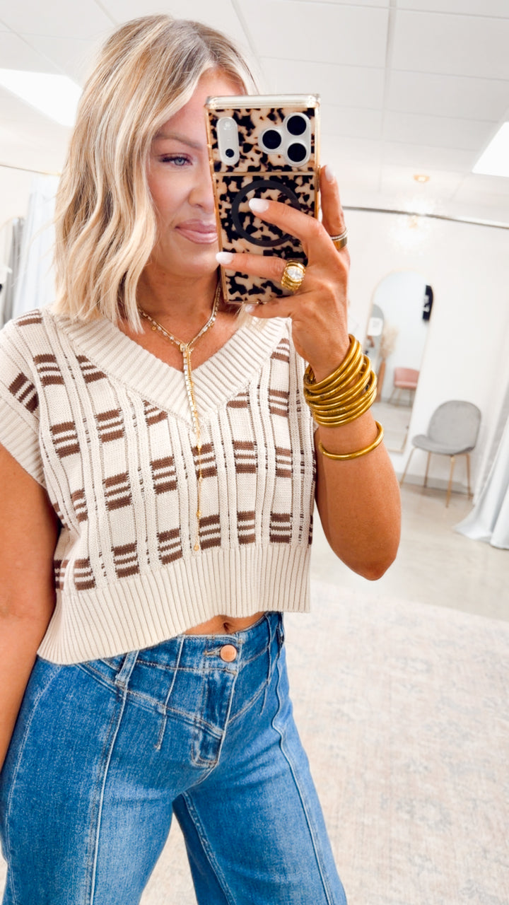 Oxford Cropped Knit Vest-Oatmeal/Cocoa