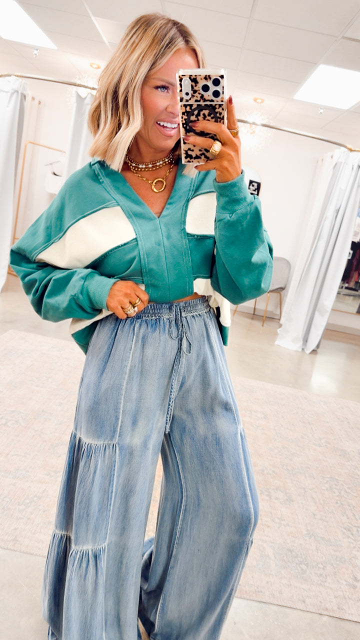 The Hollin Cropped Sweatshirt