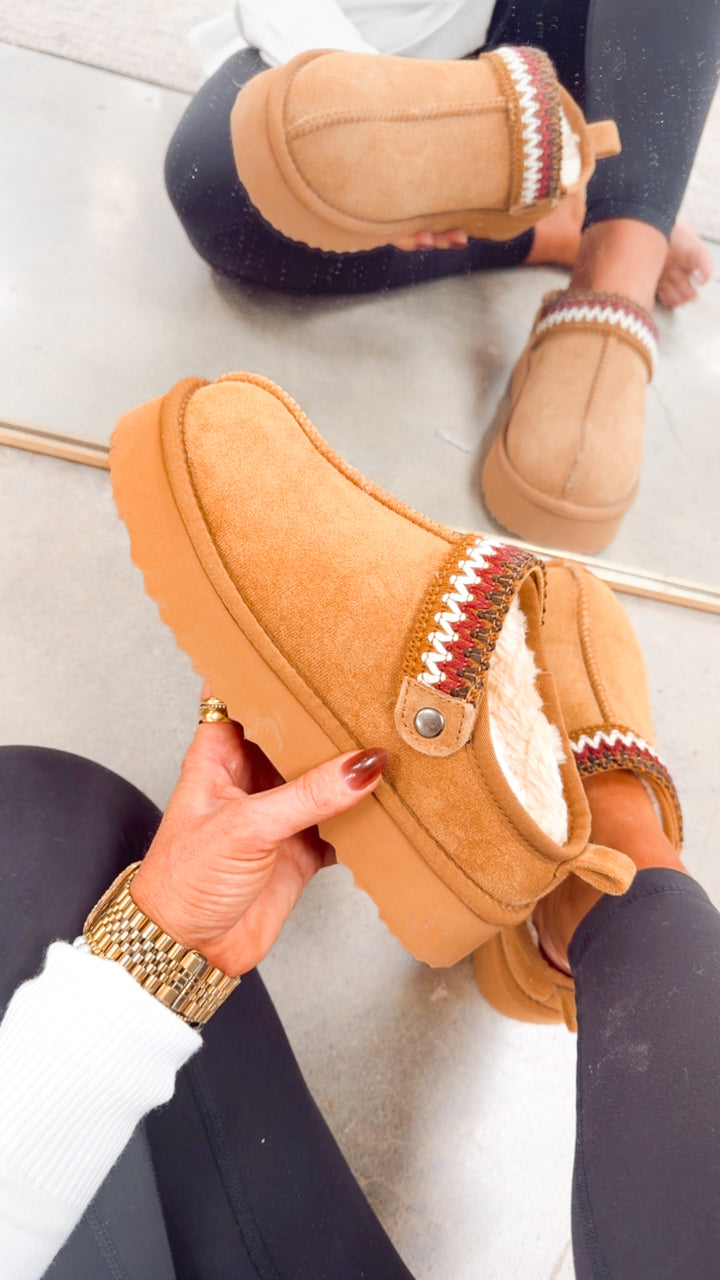 Storm Lounge Mule- Chestnut