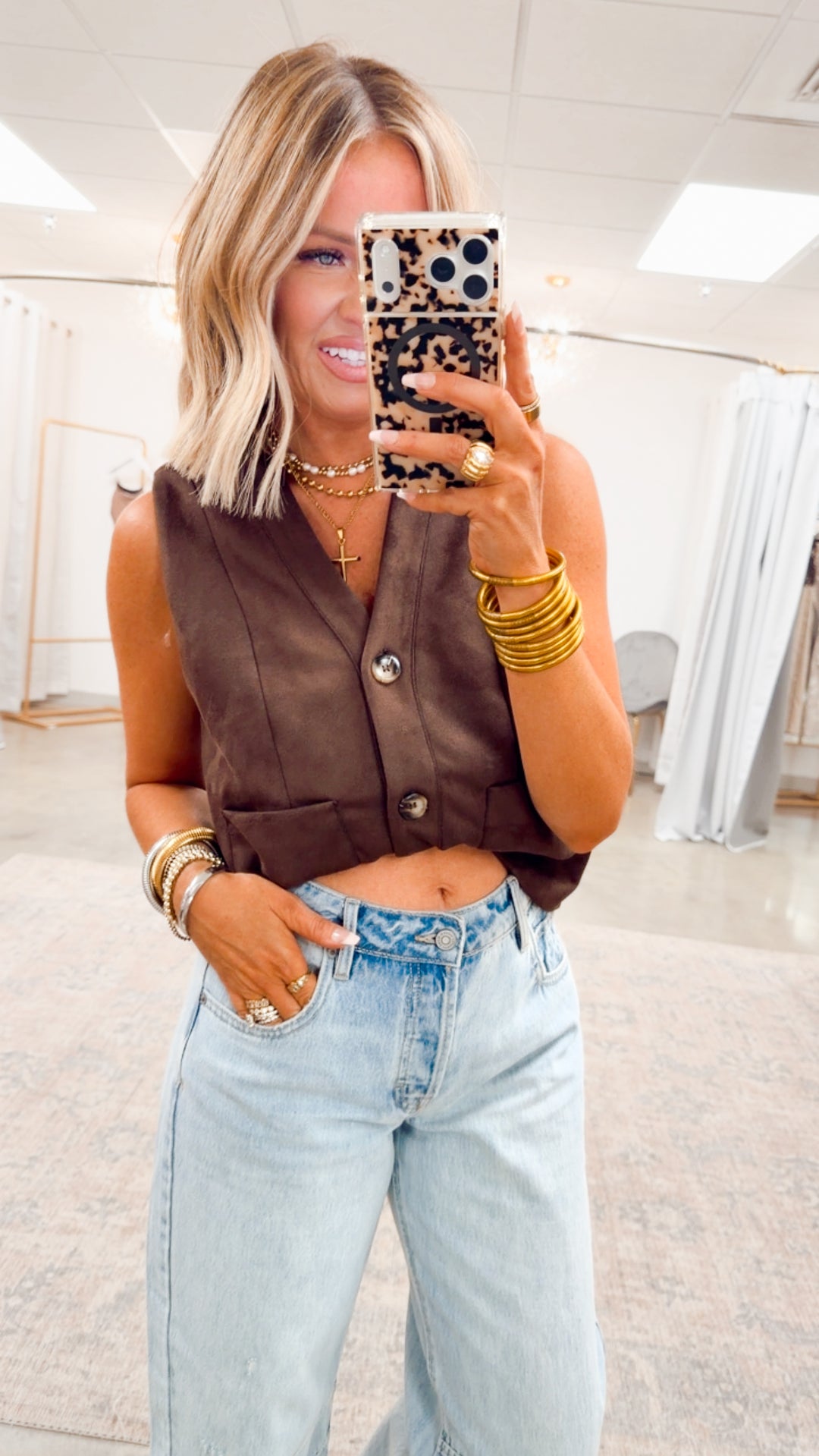 The Adley Suede Vest-Chestnut