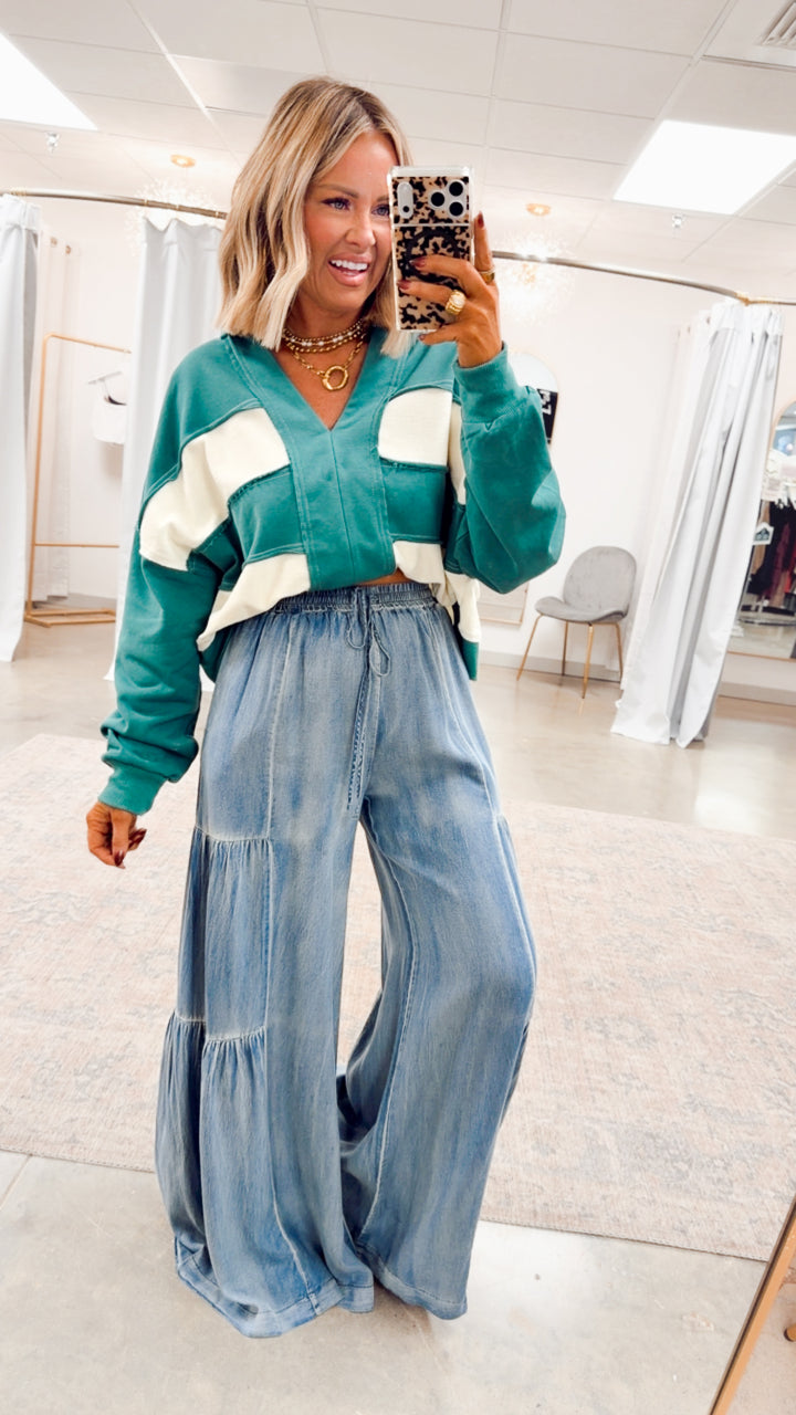 The Hollin Cropped Sweatshirt