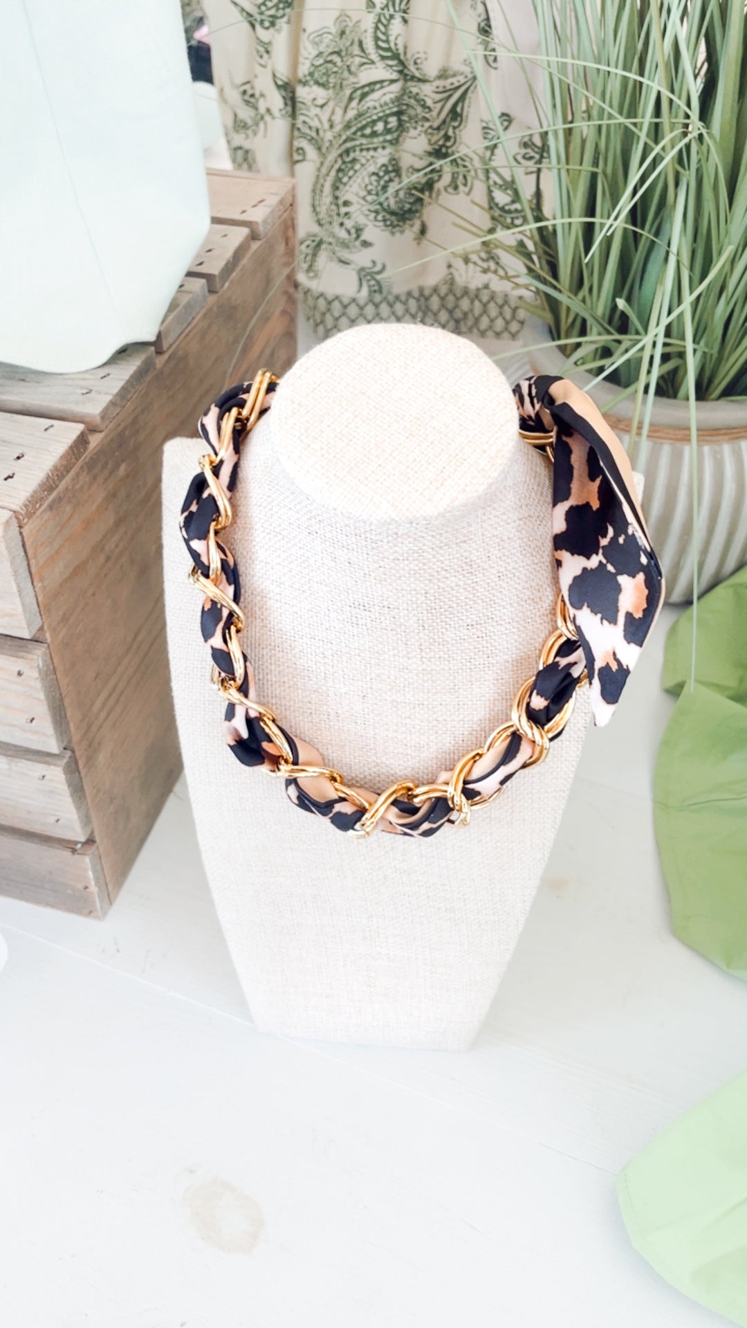 The Kamry Scarf Chain Necklace-Leopard